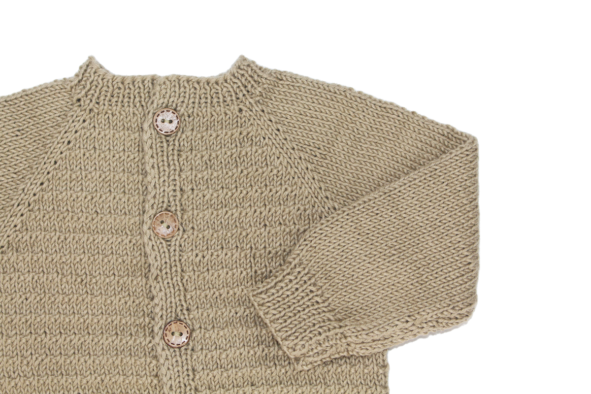 Premium Strickjacke "Essential" Olivgrün