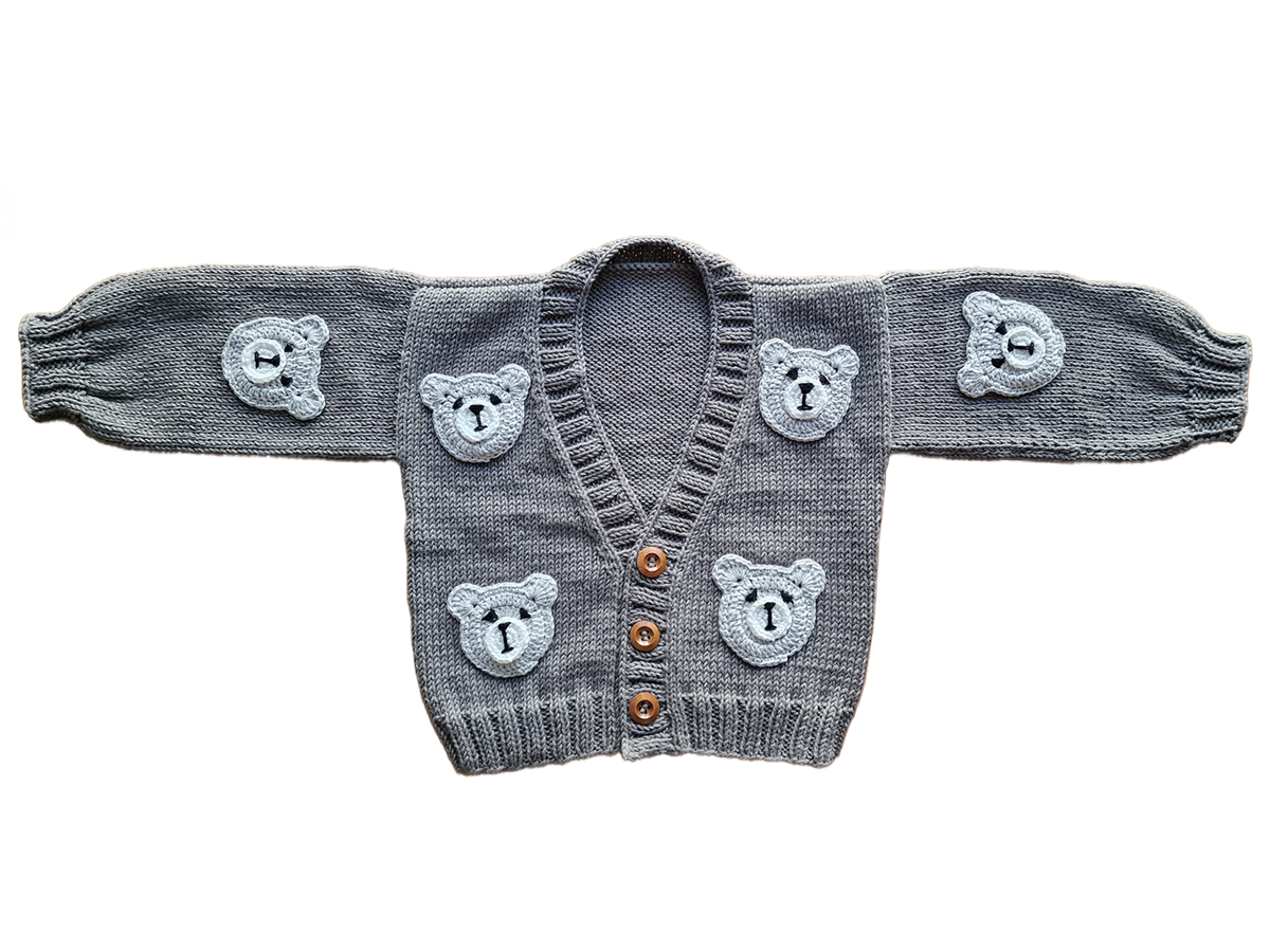 Premium Strickjacke "Ted" mit Bären-Stickerei